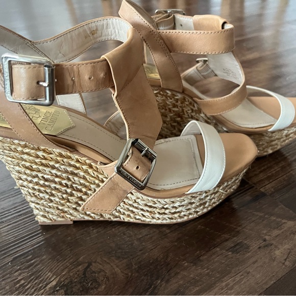 🎉HP🎉Vince Camuto Wedge Sandal 8.5 - Picture 2 of 12